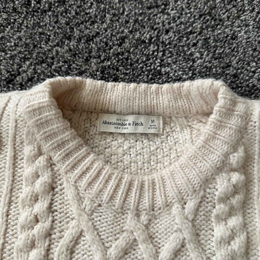 Abercrombie & Fitch Sweater Womens M White Cream Fishermen Cable Knit Pullover - Picture 2 of 16